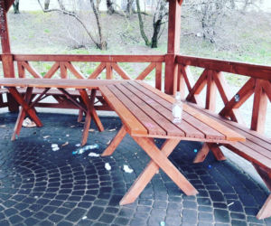 Olsztyn. Wandale dewastują Park Kusocińskiego. Z wiaty niebawem nic nie pozostanie [ZDJĘCIA]