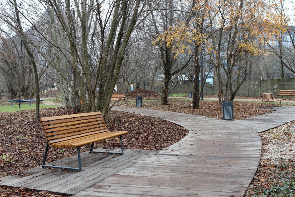 Park na Mordorze gotowy, latarnie nie zaświecą. „Włączymy co 3-4”