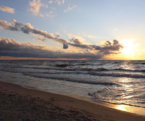 Tej wiosny Polacy stawiają na Bałtyk i omijają najdroższe terminy