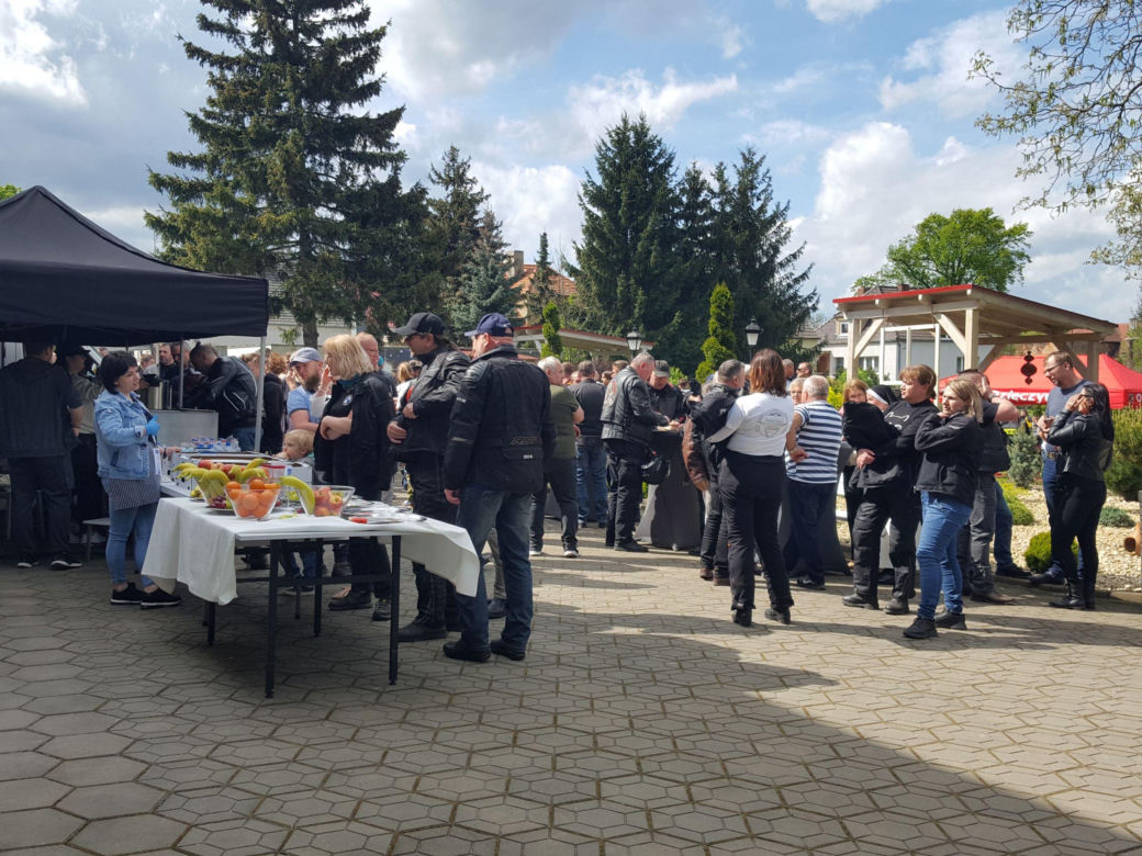 ​Setki motocyklistów na Wiosennym Święceniu Motocykli w Rydzynie