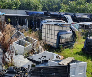 Rozbita dziupla samochodowa na terenie gminy Majdan Królewski