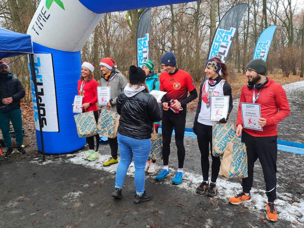 Przedświąteczne zawody sportowe. Łodzianie biegają i pomagają
