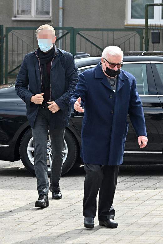 Nowe okulary Wałęsy