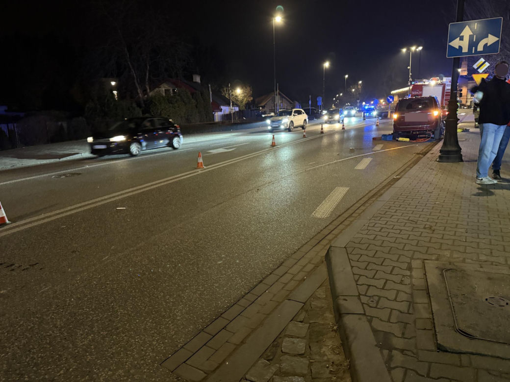 17-latka potrącona i przeciągnięta pod kołami samochodu. Dramatyczny wypadek w Konstancinie-Jeziornie