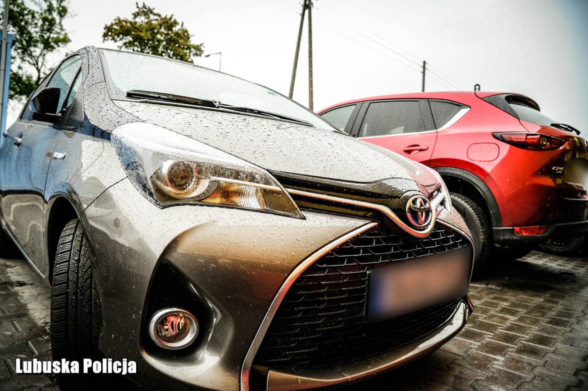 Toyota Yaris Hybrid i Mazda CX-5 odzyskane przez kryminalnych
