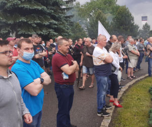 Związkowa Solidarność w MAN BUS nadal protestuje! Dziś przed zakładem było głośno