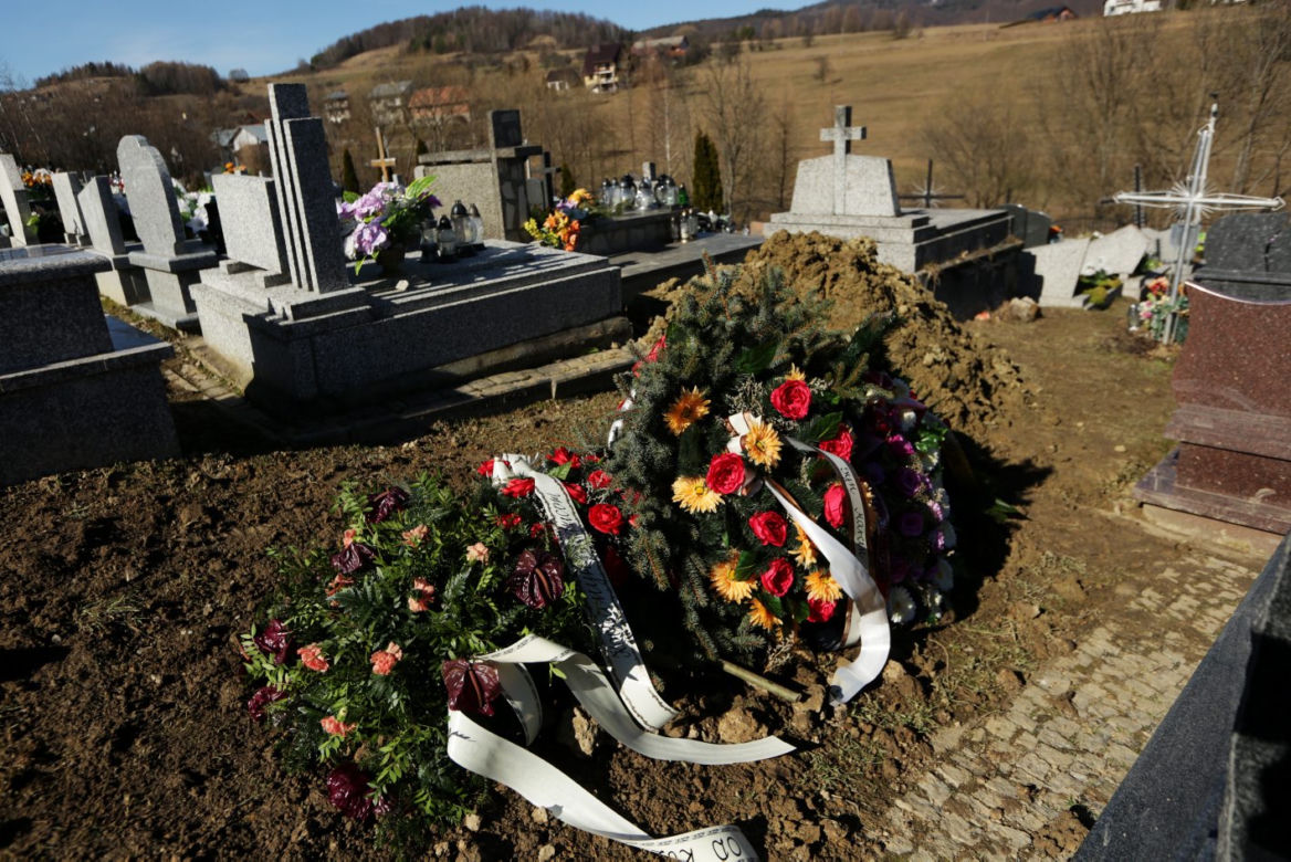 Zastrzelił żonę, zostali pochowani w jednym grobie