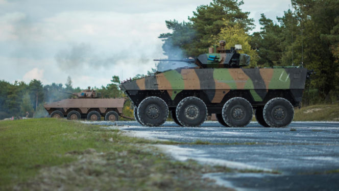 „Duch dyscypliny” i 800 euro. Nowy program Macrona ma wzmocnić armię