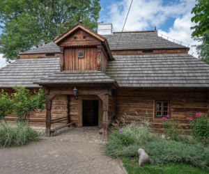 To jedno z najpiękniejszych miast Małopolski. W średniowieczu było wsią, w której mieszkali zakonnicy z Jerozolimy