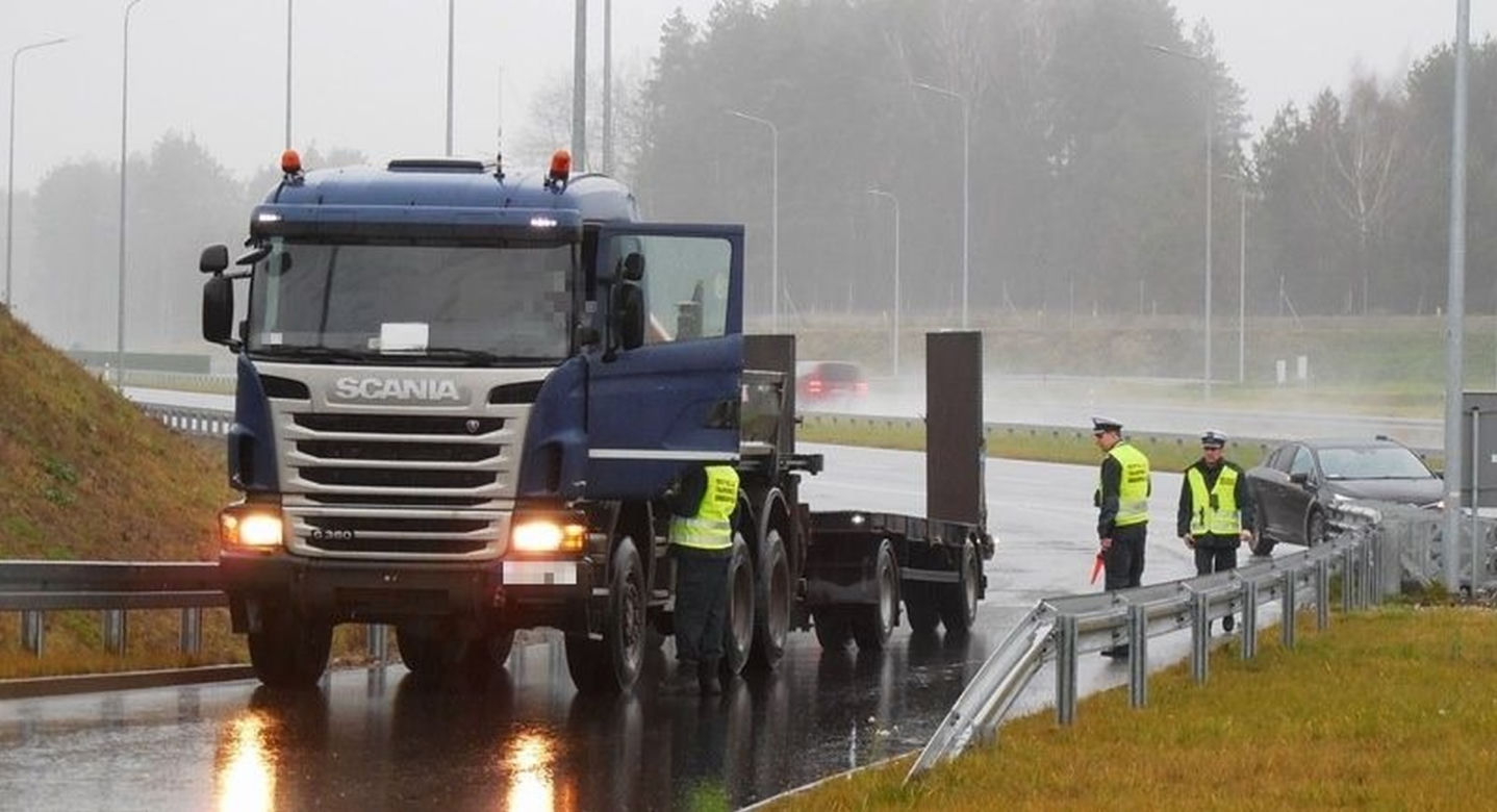 Wzmożone kontrole ITD na Mazowszu. Inspektorzy zbadali ponad 200 pojazdów i trzeźwość kierowców