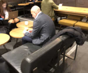 Kazimierz Marcinkiewicz płaci czarną ekskluzywną kartą