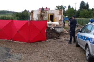 Pikulice: Ściana runęła na mężczyznę, nie udało się go uratować
