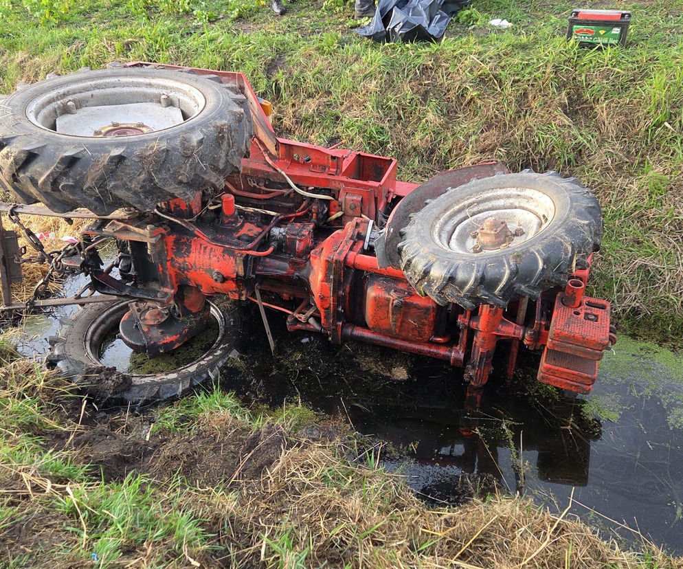 Tragiczny wypadek na polu! Rolnik zginął pod przewróconym ciągnikiem