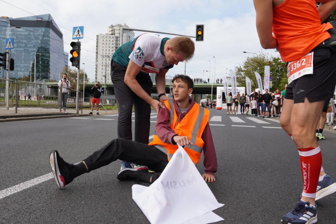 Aktywiści klimatyczni blokowali Maraton Warszawski
