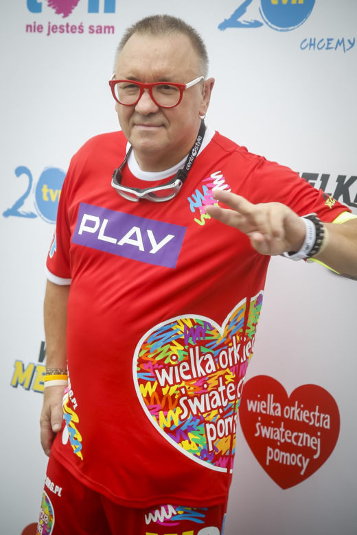 Jerzy Owsiak na przestrzeni lat. Tak zmieniał się jego charakterystyczny wizerunek