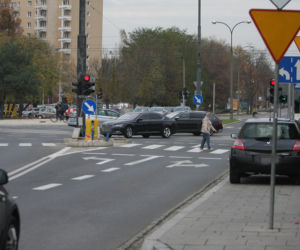 Policja pilnuje Kaczyńskiego? Radiowozy pod domem i kościołem
