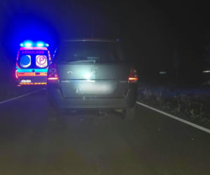Tragedia pod Elblągiem. 15-latek na hulajnodze zginął po zderzeniu z autem