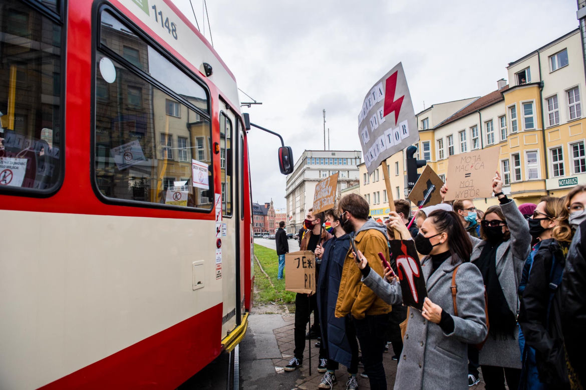 Strajk Kobiet: Protest w Gdańsku! Policja użyła gazu. 4 osoby zatrzymane [ZDJĘCIA]