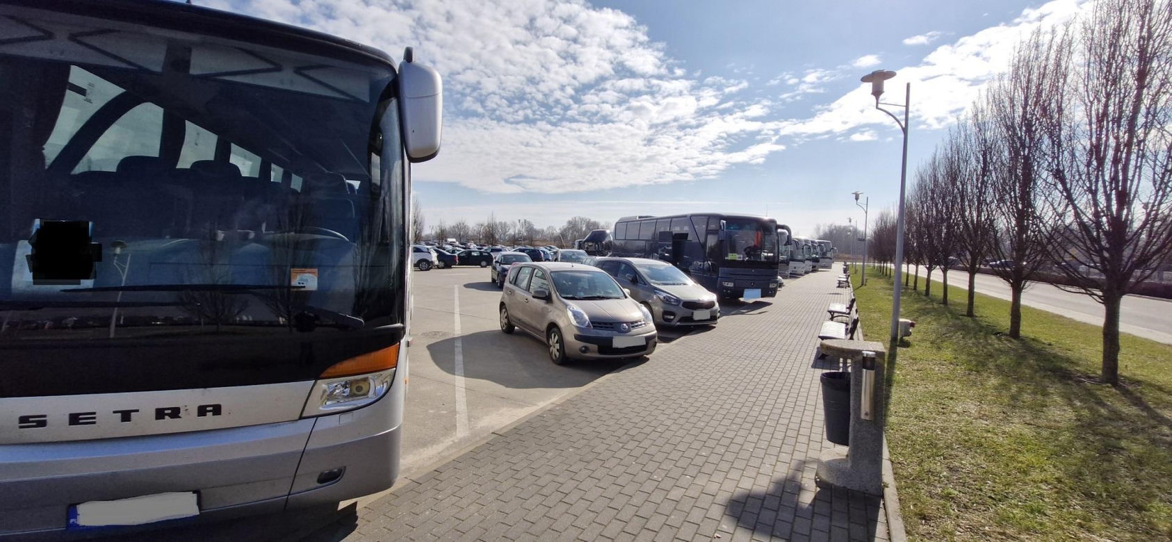 Toruń. Rydzyk zwiera szeregi i modli się za Ojczyznę. Tłumy wypełniły świątynię