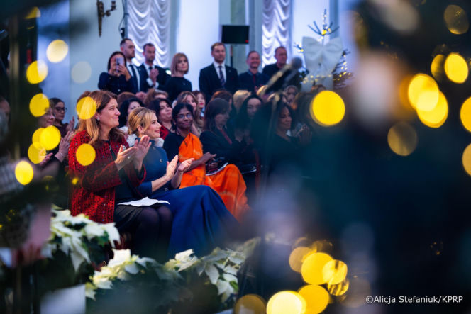 Marta Nawrocka na spotkaniu przedświątecznym z Paniami Ambasador i Współmałżonkami Szefów Misji Dyplomatycznych