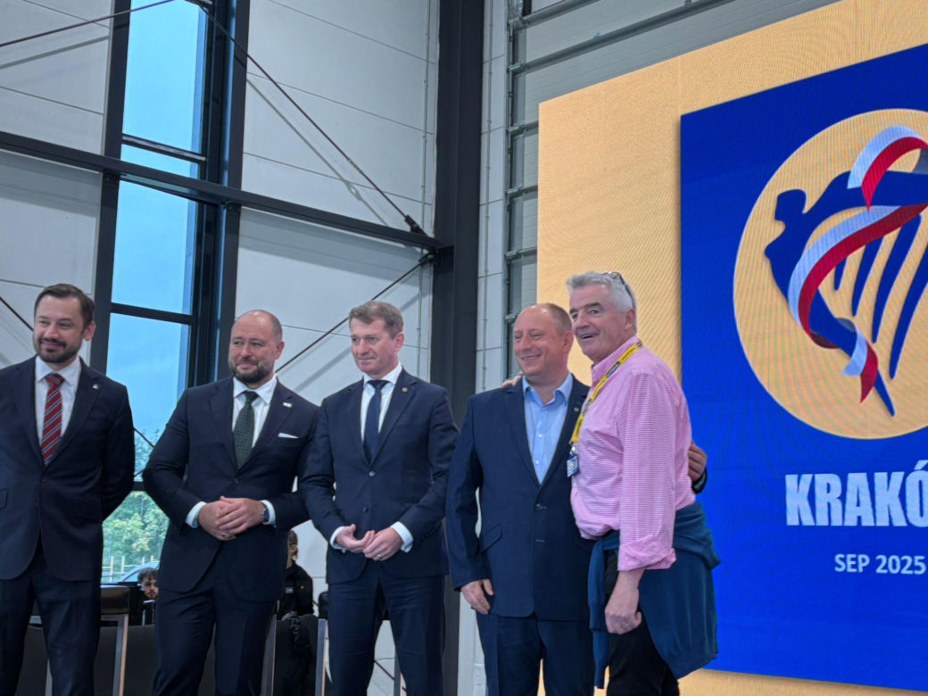 Ryanair otworzył w Krakowie ultranowoczesne centrum! To tu piloci uczą się latać Gamechangerami