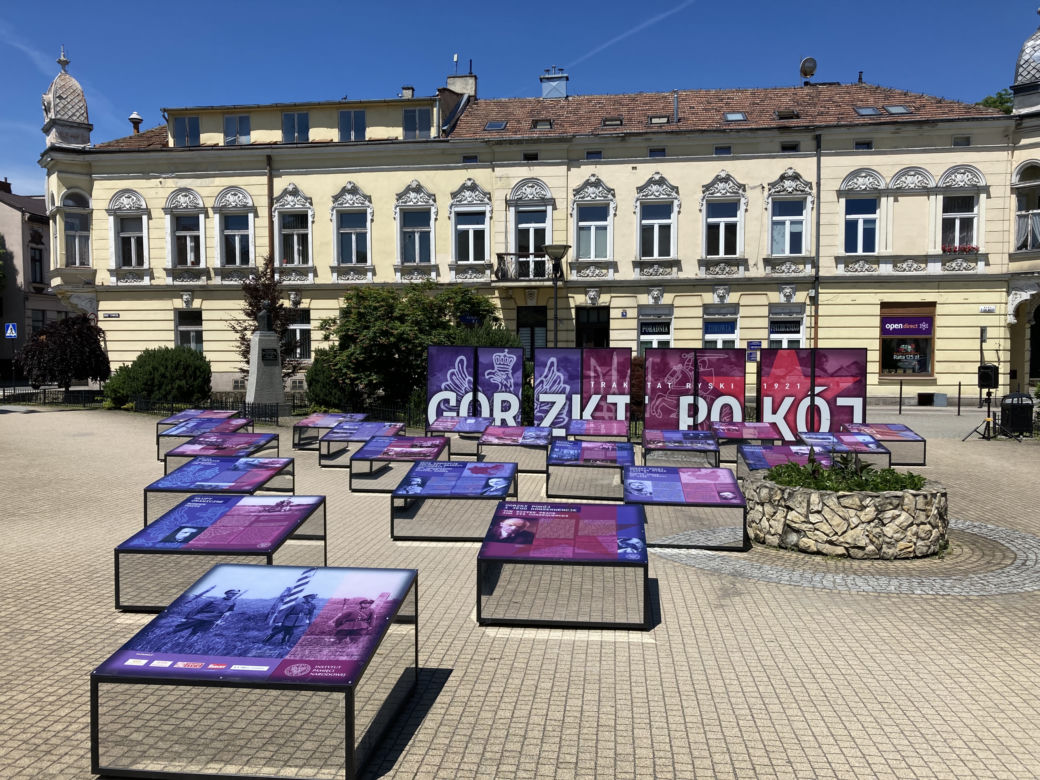 Wystawa na placu 3 maja w Nowym Sączu