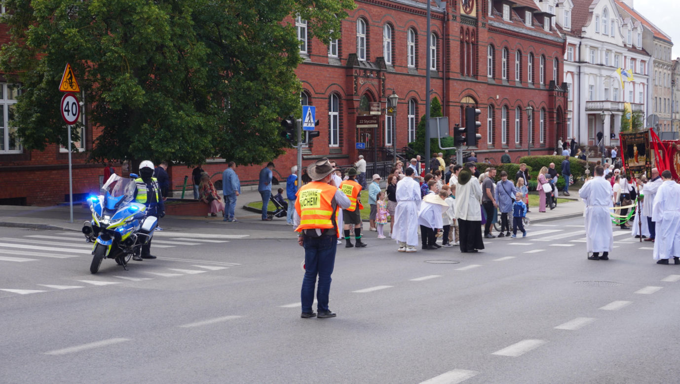 Boże Ciało 2025. Tysiące osób uczestniczyło w olsztyńskich procesjach