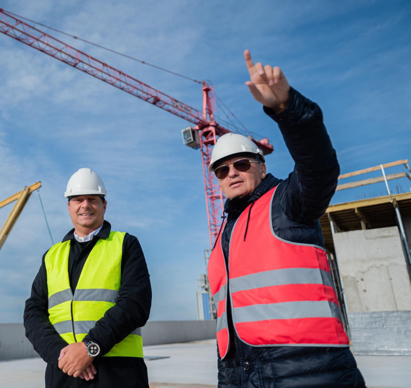 Katowice: Zawieszono wiechę na najwyższym drapaczu chmur na Śląsku. Budynek mierzy prawie 130 metrów