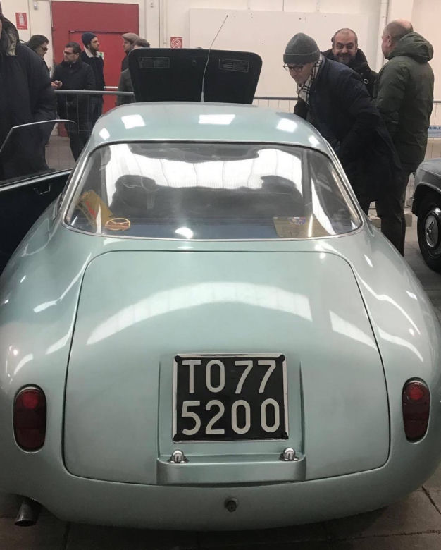 Po 35 latach wyciągnęli unikalną Alfę Romeo z piwnicy. Giulietta SZ została sprzedana za kilkaset tys. euro - ZDJĘCIA