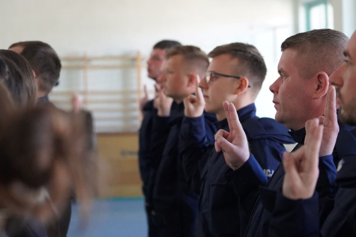 Ślubowanie nowych policjantów w Olsztynie [ZDJĘCIA]