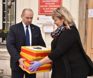 Społeczność wietnamska dała warszawiakom maseczki
