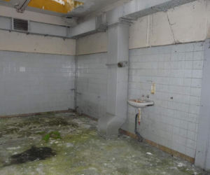 Opuszczony szpital w Zabrzu. Kiedyś świetna lecznica. Teraz odstraszająca ruina