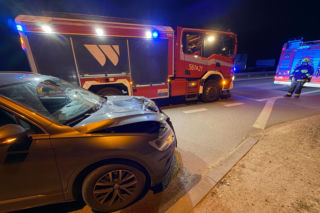 Dramat pod Warszawą. Autem wbił się w pieszego