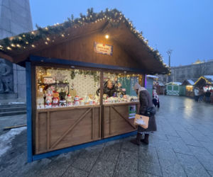 Pokémony, różowe gofry i zaskakujące różnice w cenach. Porównaliśmy łódzkie jarmarki