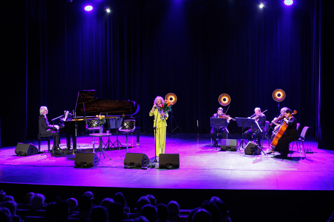 Koncert „Piosenki Korcza i Andrusa” Alicji Majewskiej w Centrum Sztuki Mościce