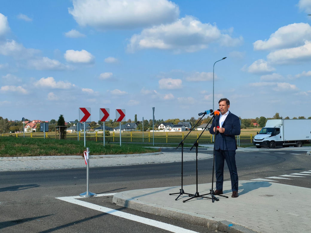 Wstęga przecięta. Ulice Meblowa i Jaworowa w Łomży uroczyście otwarte! 