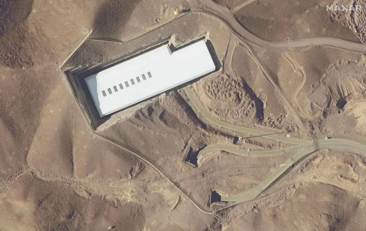 Izraelski dron zaatakował jeden z zakładów na polach gazowych na południu Iran, doszło do potężnego wybuchu i pożaru.