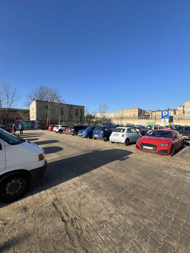 Parking przy Ćwiczni