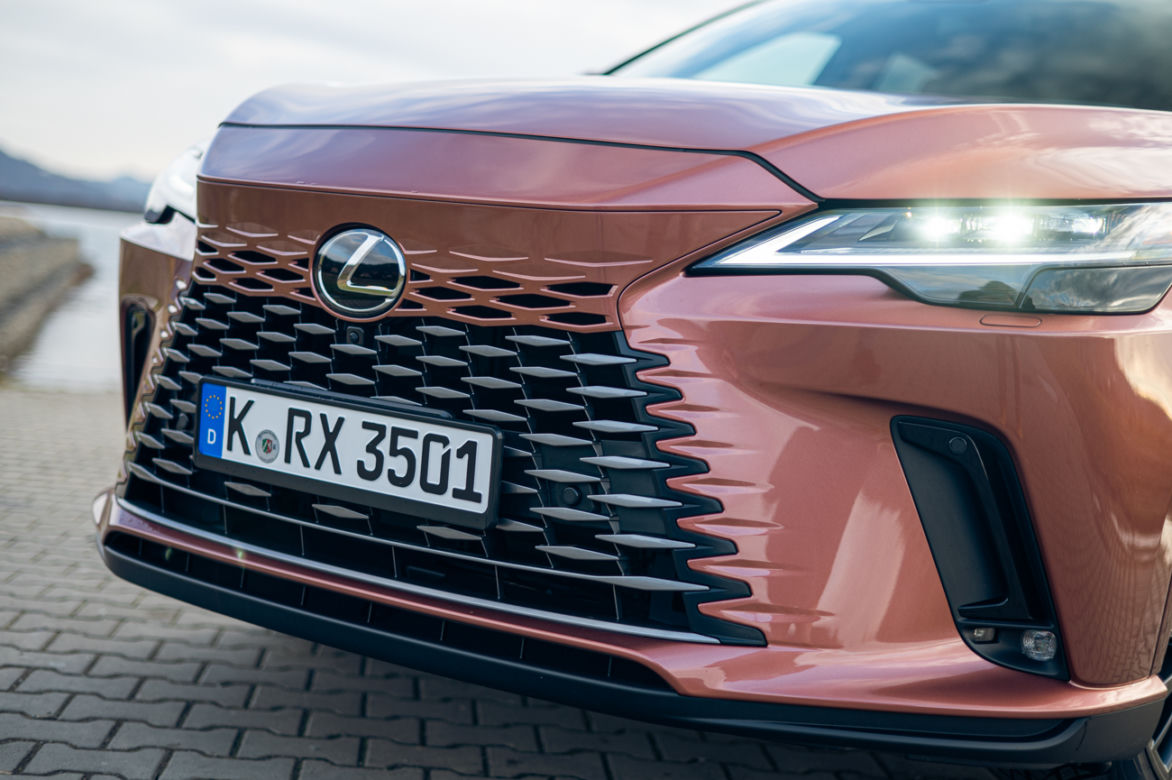 Lexus RX 5. generacji (2023)