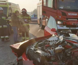 Drogowa masakra pod Garwolinem. Z audi zostały strzępy. Lądował śmigłowiec, są ranni