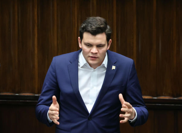 Najmłodszy poseł znów w tarapatach. Przedsiębiorca ujawnił szokujące dokumenty