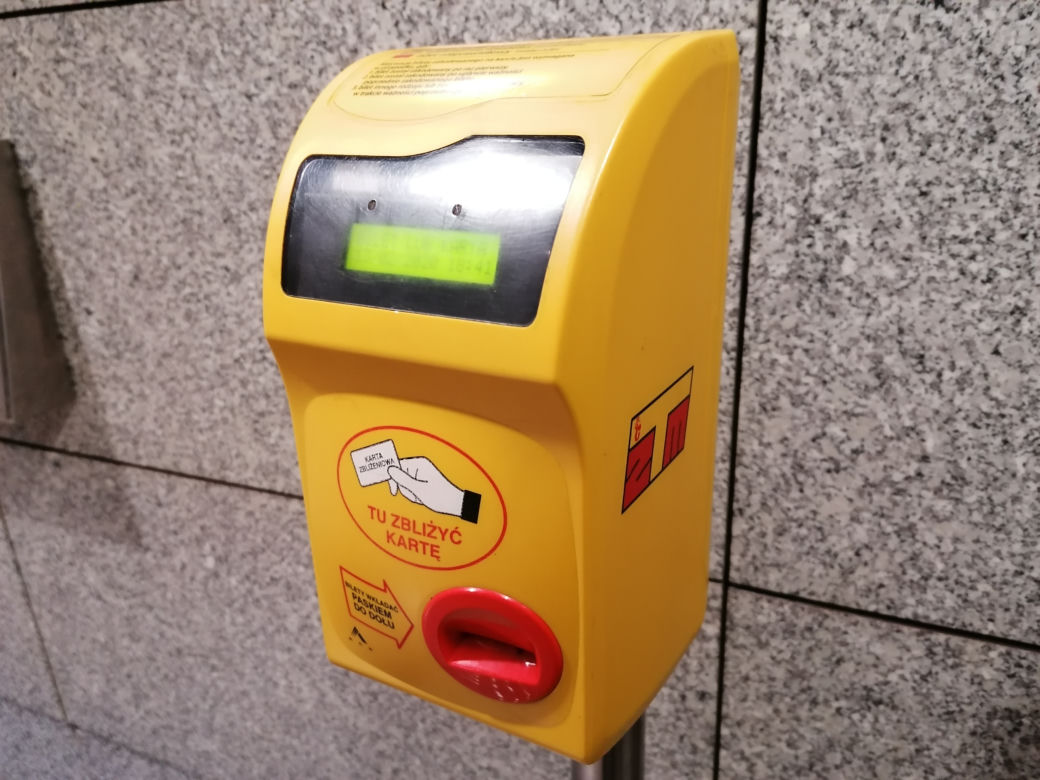 Kasownik w Metrze Marymont