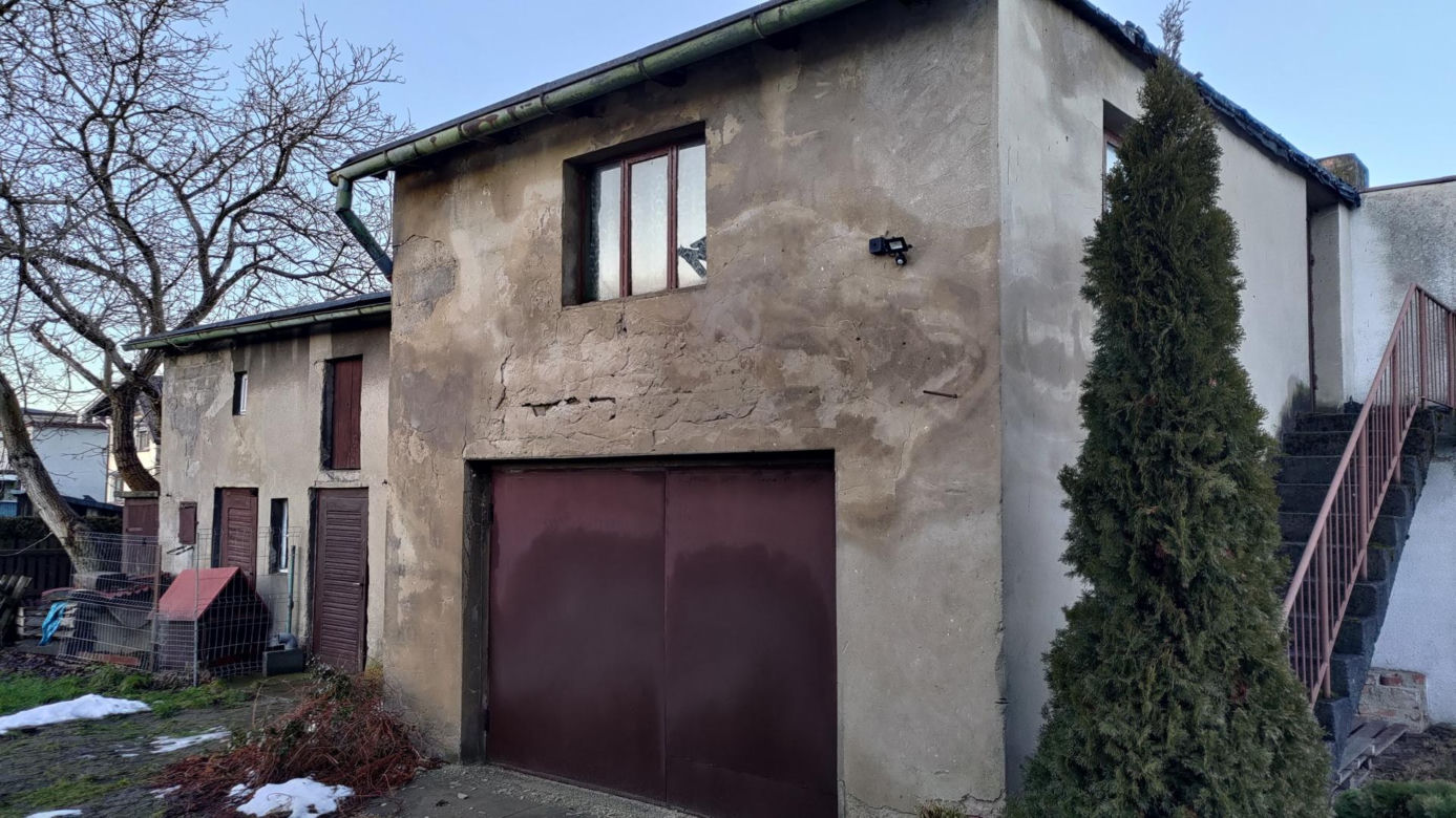 Zarąbał ukochaną w starym garażu