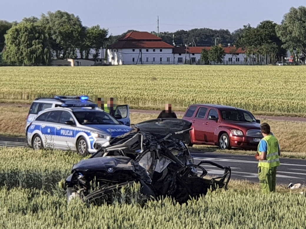 Znak "stop" stanął na skrzyżowaniu śmierci. Minął rok od potwornej tragedii w Elżbietowie