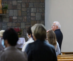 Lech Wałęsa na mszy świętej
