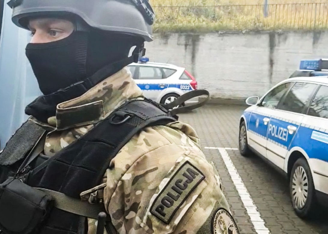 Lubuskie. Aż dwa busy antyterrorystów konwojowały zatrzymanego groźnego  gangstera
