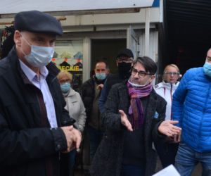 Przyszłość handlarzy z bazarku na Gocławiu jest w ich rękach