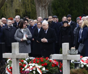 12. rocznica katastrofy smoleńskiej. Uroczystości na Powązkach Wojskowych