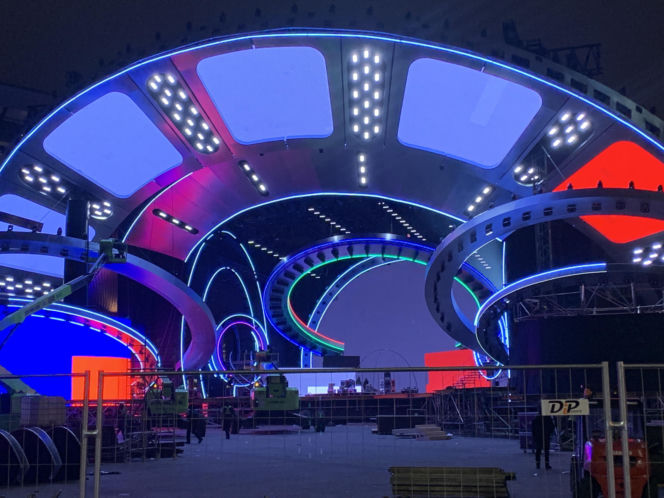 Scena Sylwestra z Dwójką 2025 w Katowicach w czasie próby świateł