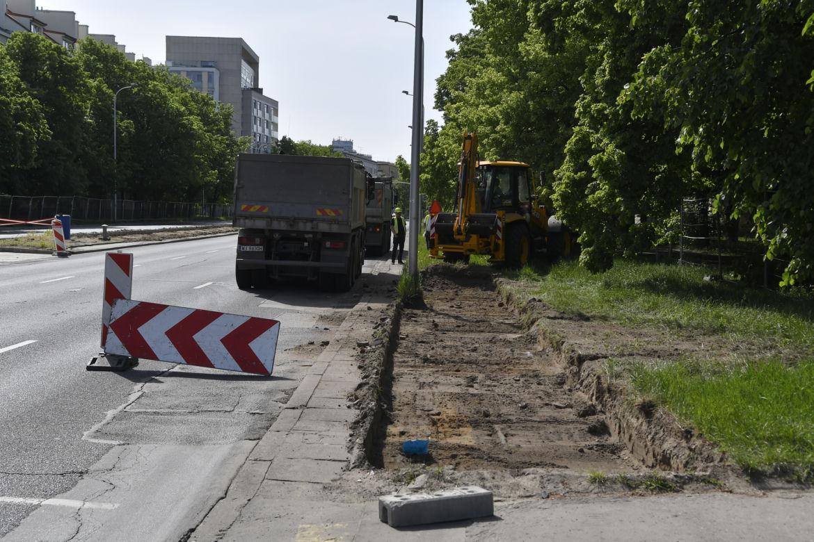 Wycinka drzew na Mokotowie. Mieszkańcy zbulwersowani, tramwajarze uspokajają